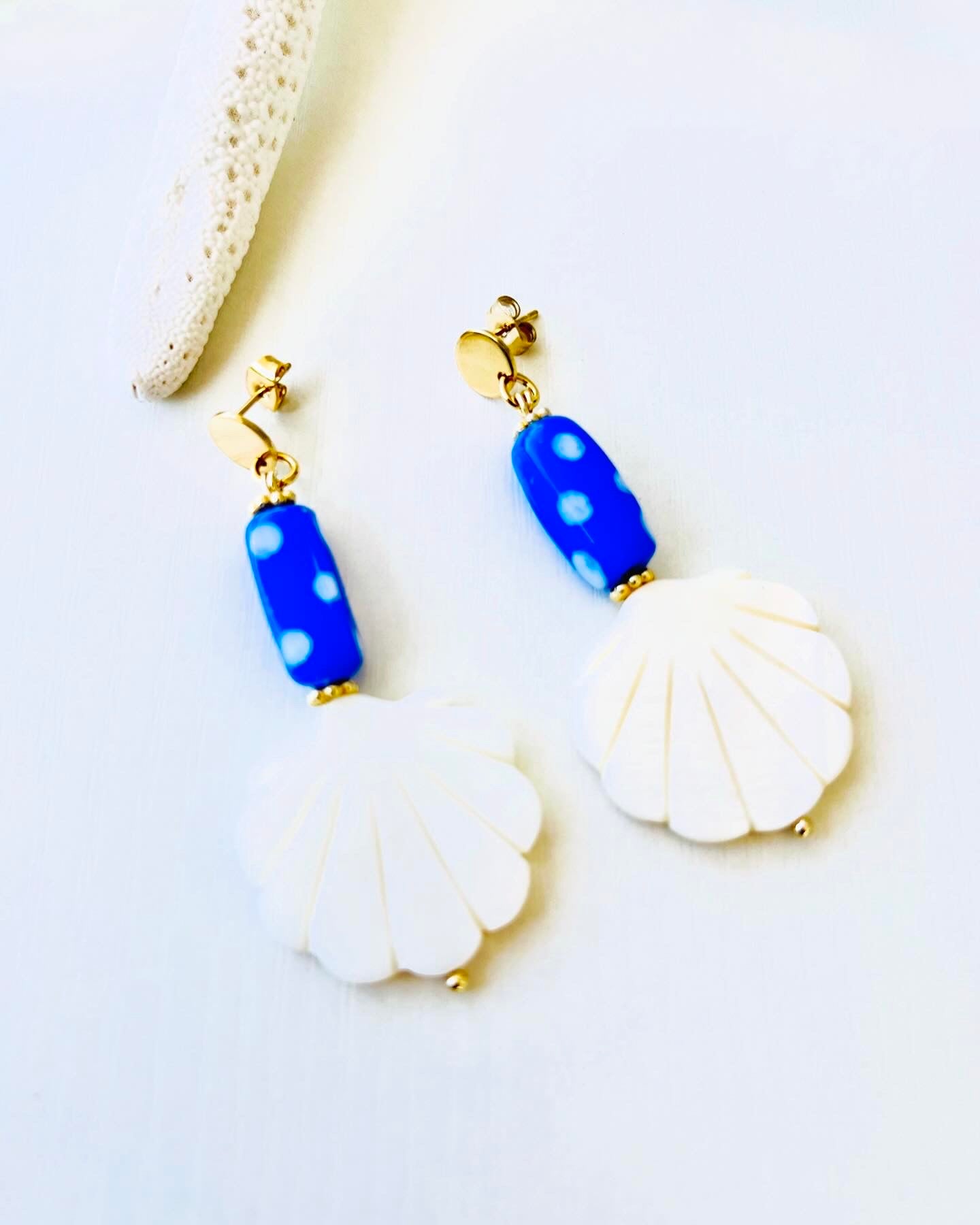 POLKA SHELL EARRINGS